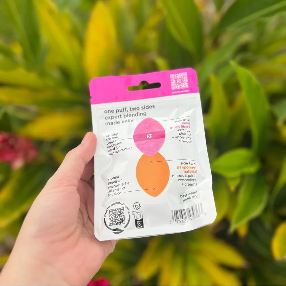 BNIB Real Techniques Miracle 2-in-1 Dual Sided Powder Puff